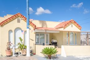 Inglewood apartment for rent - Front