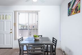 Long Beach apartment for rent - Dining Area