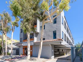 Long Beach apartment for rent - Front of building