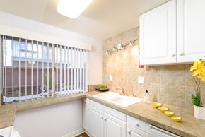 Santa Ana apartment for rent - Kitchens with Granite Countertops in Santa Ana