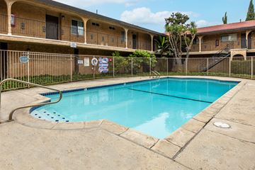Temple City apartment for rent - the swimming pool at our apartments