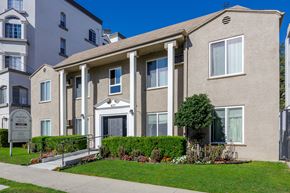 Los Angeles apartment for rent - our apartments offer a clubhouse