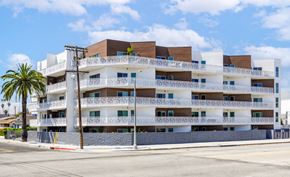 Los Angeles apartment for rent - Front corner view of the exterior of our community