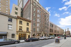Philadelphia apartment for rent - Ronan Flats Exterior Sansom Street