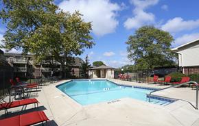 Buffalo Grove apartment for rent - the swimming pool at our apartments
