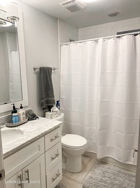 Chicago apartment for rent - a simple bathroom makeover | happy together