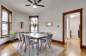 Chicago apartment for rent - A dining room with a table and chairs.