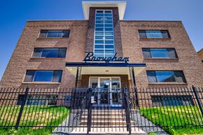 Denver apartment for rent - the building in which the hotel is located