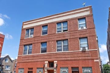 Chicago apartment for rent - 2656-58 W. Iowa St./907 N. Washtenaw Ave.