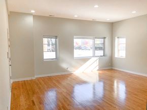 Chicago apartment for rent - hardwood floors