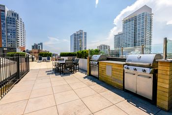Rooftop sun deck