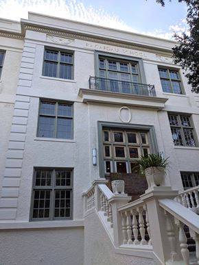 New Orleans apartment for rent - the building in which the apartment is located