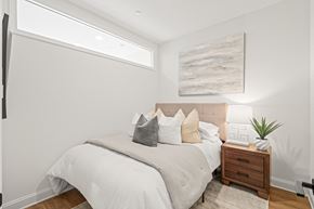 Philadelphia apartment for rent - a bedroom with a large bed and a window