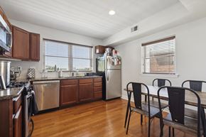 Philadelphia apartment for rent - a kitchen and dining room with a table and chairs