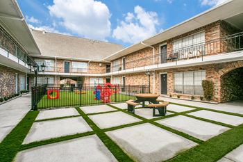 Lovely courtyard or pool view*