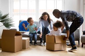 Cambridge apartment for rent - Happy family moving in.