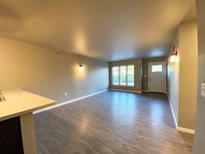 River Falls townhouse for rent - Milltown Residences Living Room