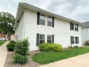 La Crosse apartment for rent - 414 N 11th St | The White House | Apartment | 2 BR | 1 Bath | Three Sixty Real Estate
