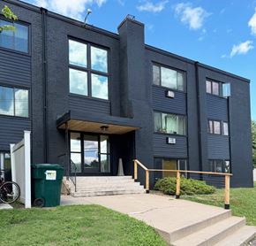 River Falls apartment for rent - River Falls Apartments Exterior