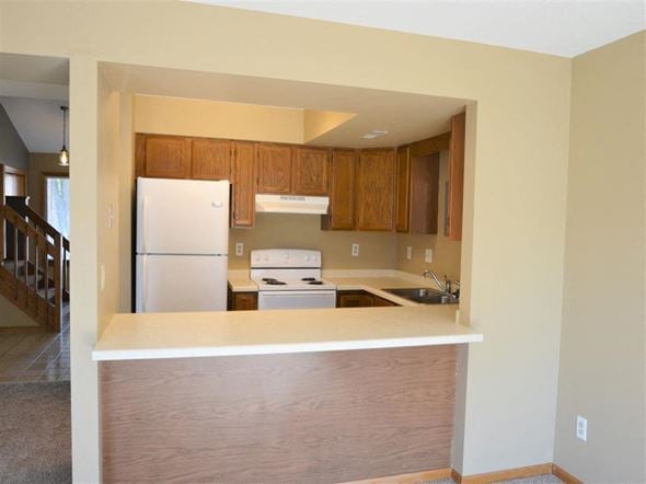 Onalaska townhouse for rent - 2 BR | Kitchen | Three Sixty Real Estate