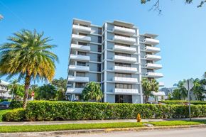 South Miami apartment for rent - Bldg Exterior