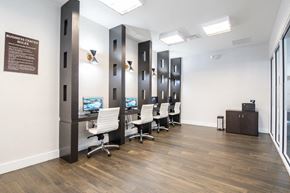 Miami apartment for rent - Business center