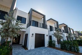 Miami townhouse for rent - Exterior Front Entrance