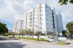 Miami apartment for rent - the building in which the apartment is located