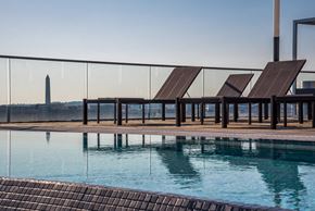 Washington apartment for rent - a swimming pool on the roof of a skyscraper with a view of the city