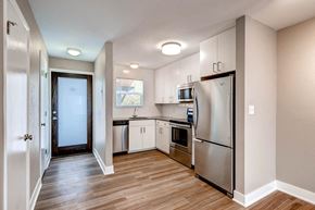 Boulder apartment for rent - Kitchen 2000 Walnut
