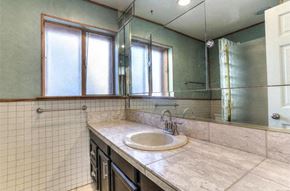 Denver apartment for rent - Bathroom