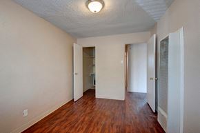 Aurora apartment for rent - Living Room