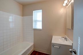 Aurora apartment for rent - Bathroom