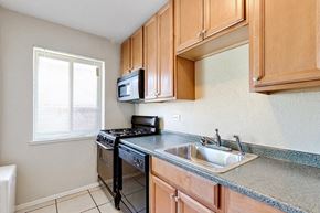 Denver apartment for rent - Jasmine Place Kitchen