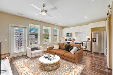 Floor plan for 1 bed, 1 bath, 672 sqft