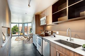 Seattle apartment for rent - kitchen with dish