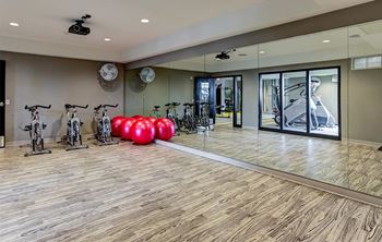 Yoga / spin studio