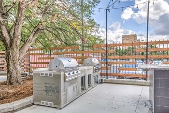 Bbq & grilling station