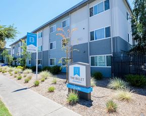 Alameda apartment for rent - Front of Property