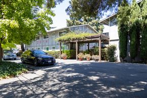 Mountain View apartment for rent - the building in which the hotel is located