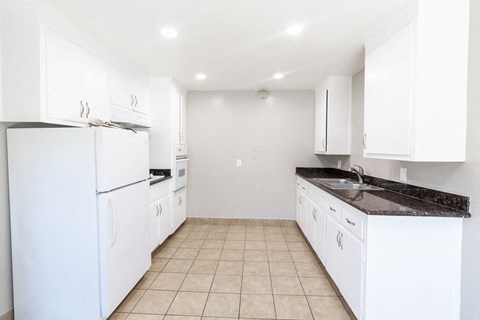 Floor plan for 1 bed, 1 bath, 687 sqft