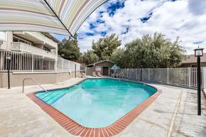 Los Gatos townhouse for rent - the swimming pool at our apartments