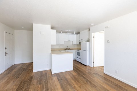 Floor plan for 2 beds, 1 bath, 791 sqft