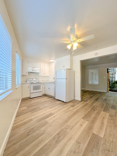 Floor plan for 1 bed, 1 bath, 595 sqft