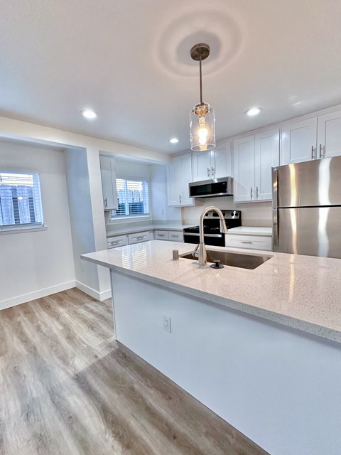 Floor plan for 1 bed, 1 bath, 560 sqft