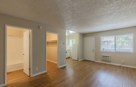 Floor plan for studio, 1 bath, 400 sqft