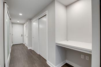Built-in desk