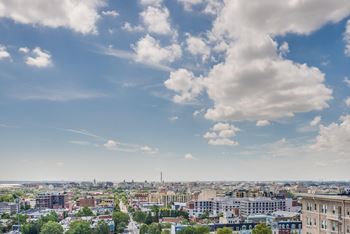 Washington monument and city views*