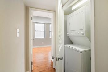 Stacked washer/dryer