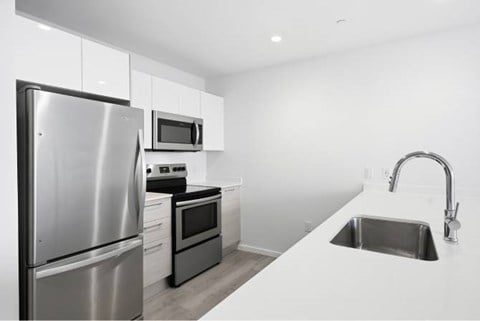 Floor plan for studio, 1 bath, 688 sqft